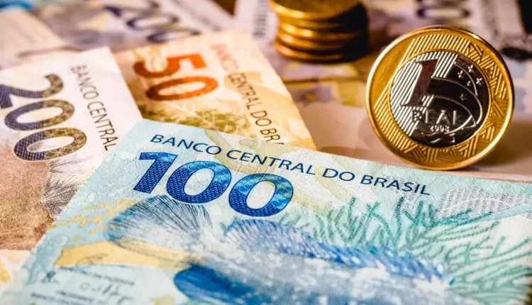 Ir para  <p><big>O Comit&ecirc; de Pol&iacute;tica Monet&aacute;ria (Copom) repetiu, na ata da sua &uacute;ltima reuni&atilde;o, que antev&ecirc; um novo aumento &ldquo;de menor magnitude&rdquo; na taxa Selic no...